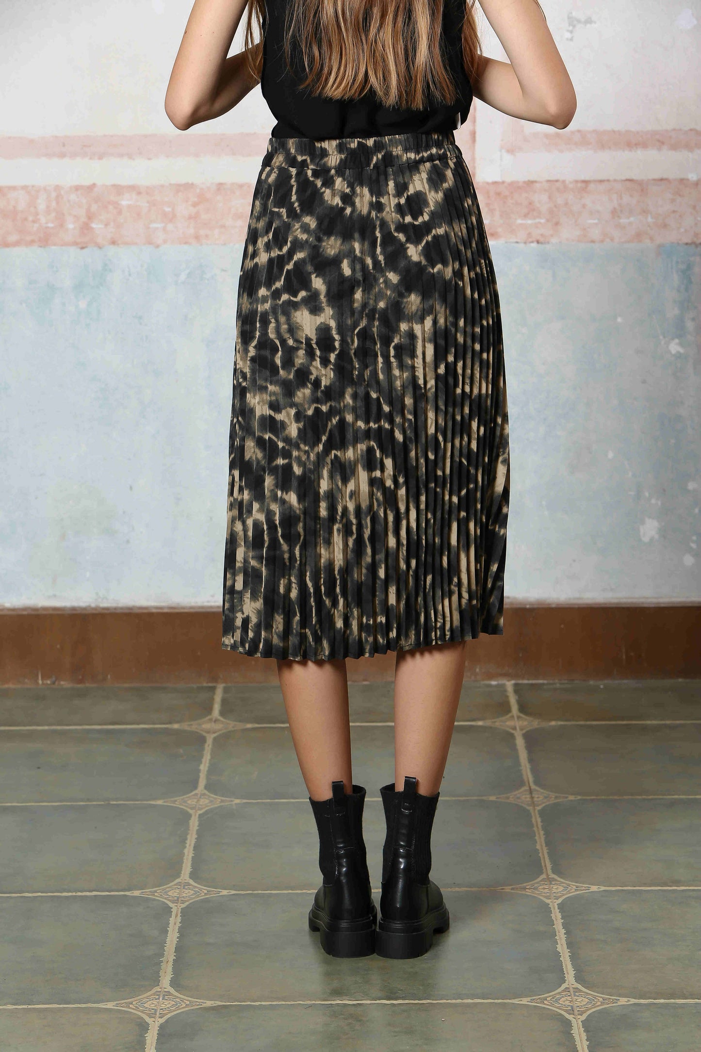 Abstract Print Pleated Skirt