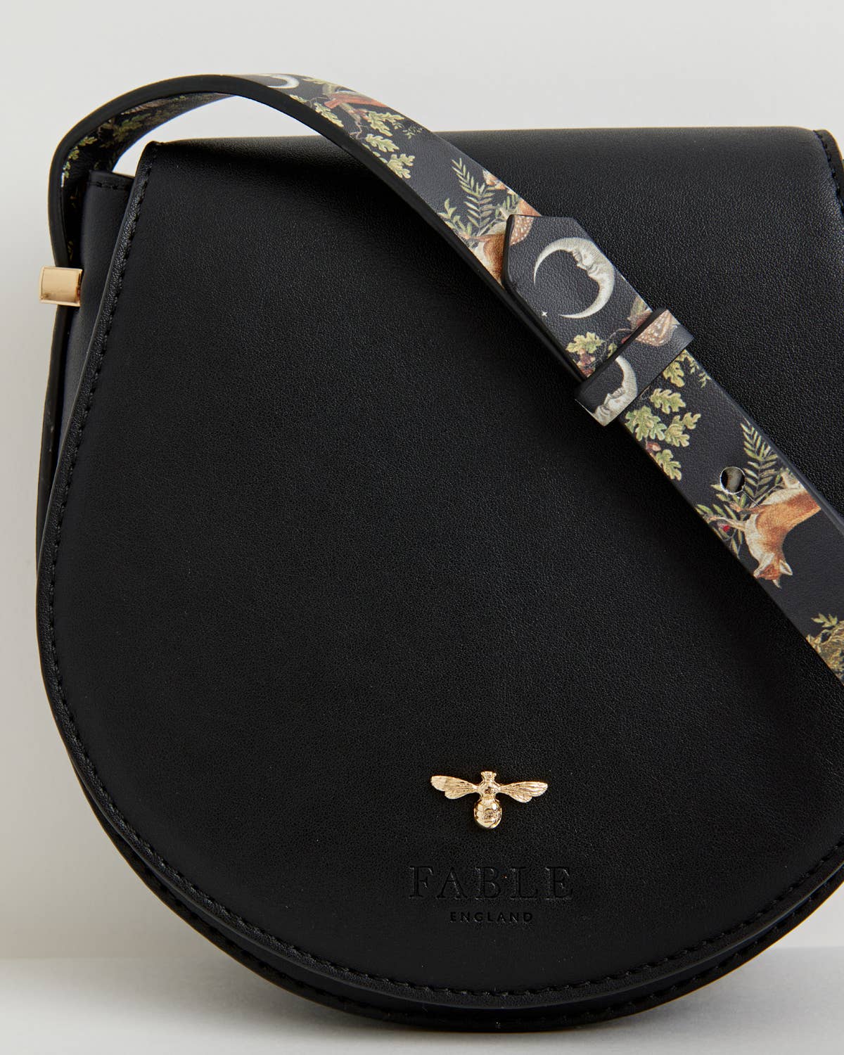A Night's Tale Saddle Purse Black