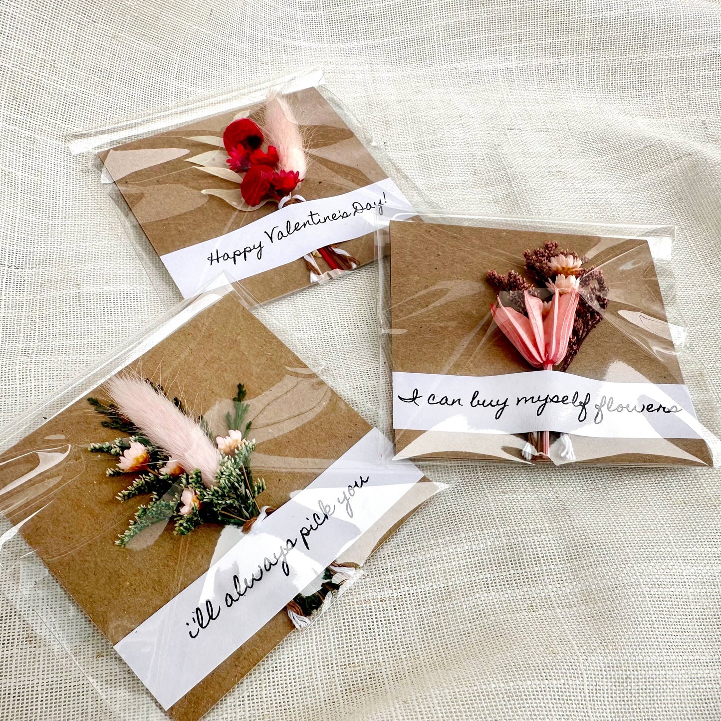 Valentine's Day Mini Bouquet Cards With Dried Flowers