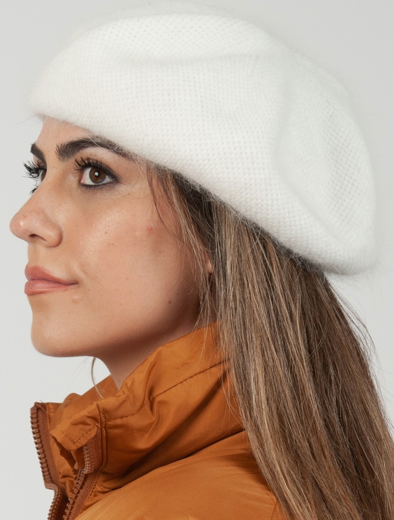 Kai Fuzzy Fur Beret - White