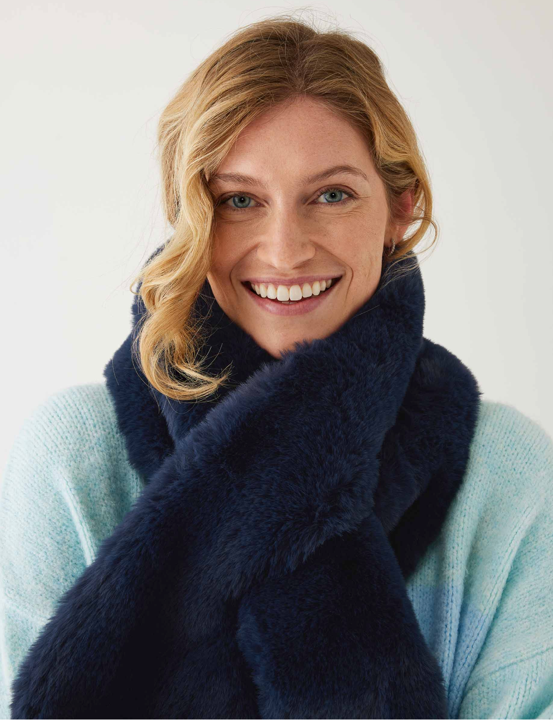 Cozy Cabin Faux Fur Scarf - Oxford Blue