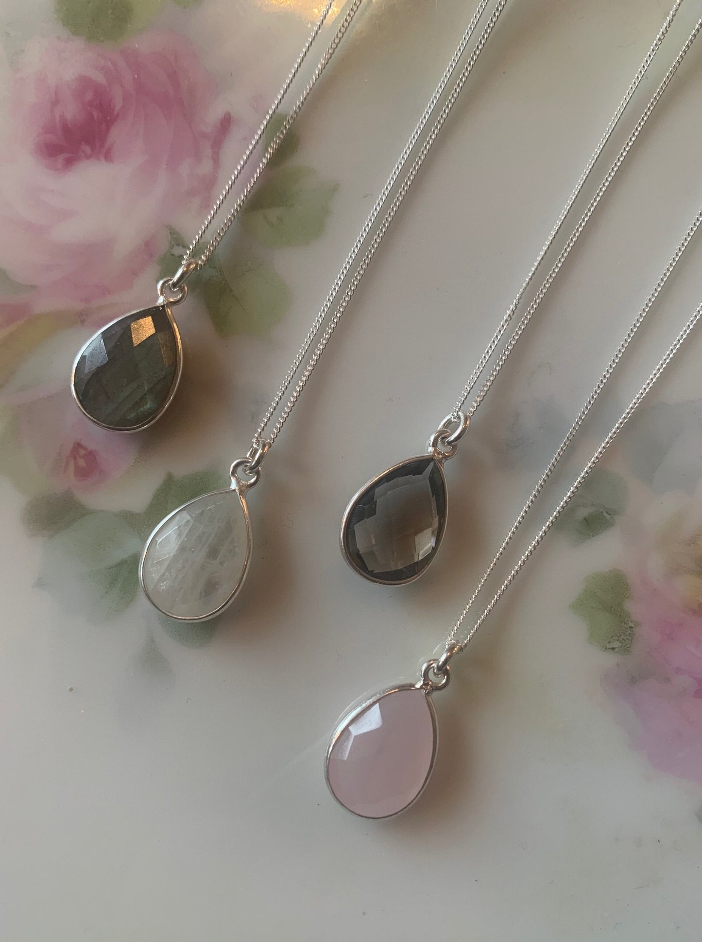 Small Teardrop Necklace - Silver