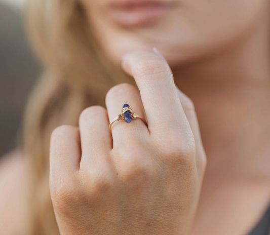 Crest Ring - Obsidian