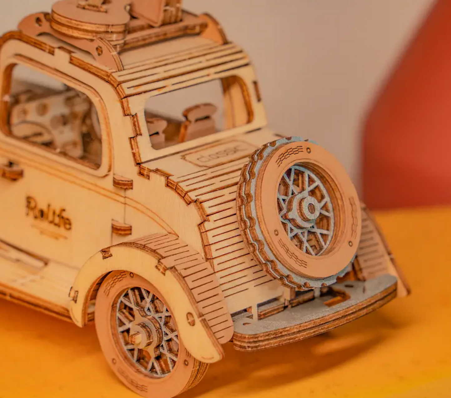 3D Wooden Puzzle: Vintage Car