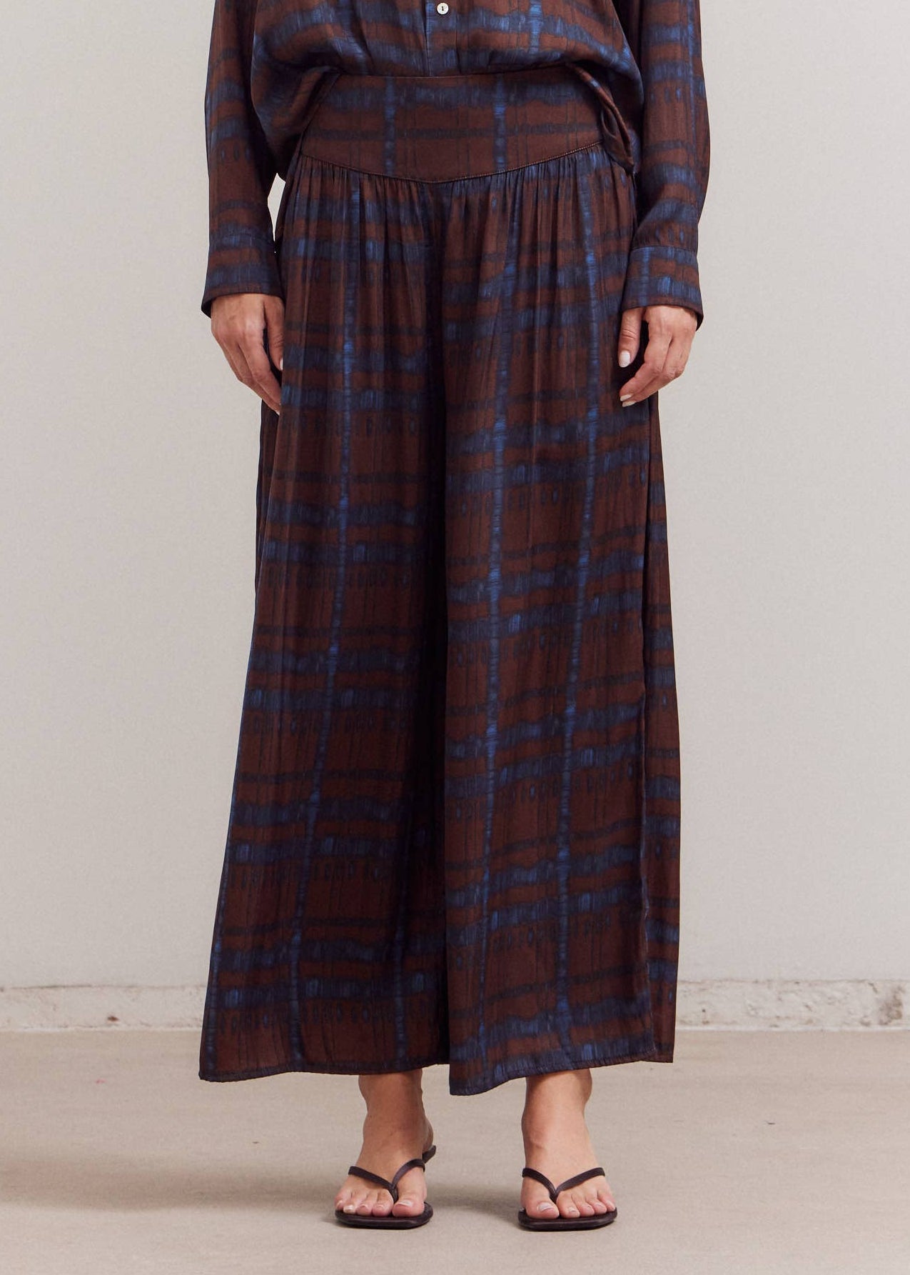 Silky Wide Leg Pant