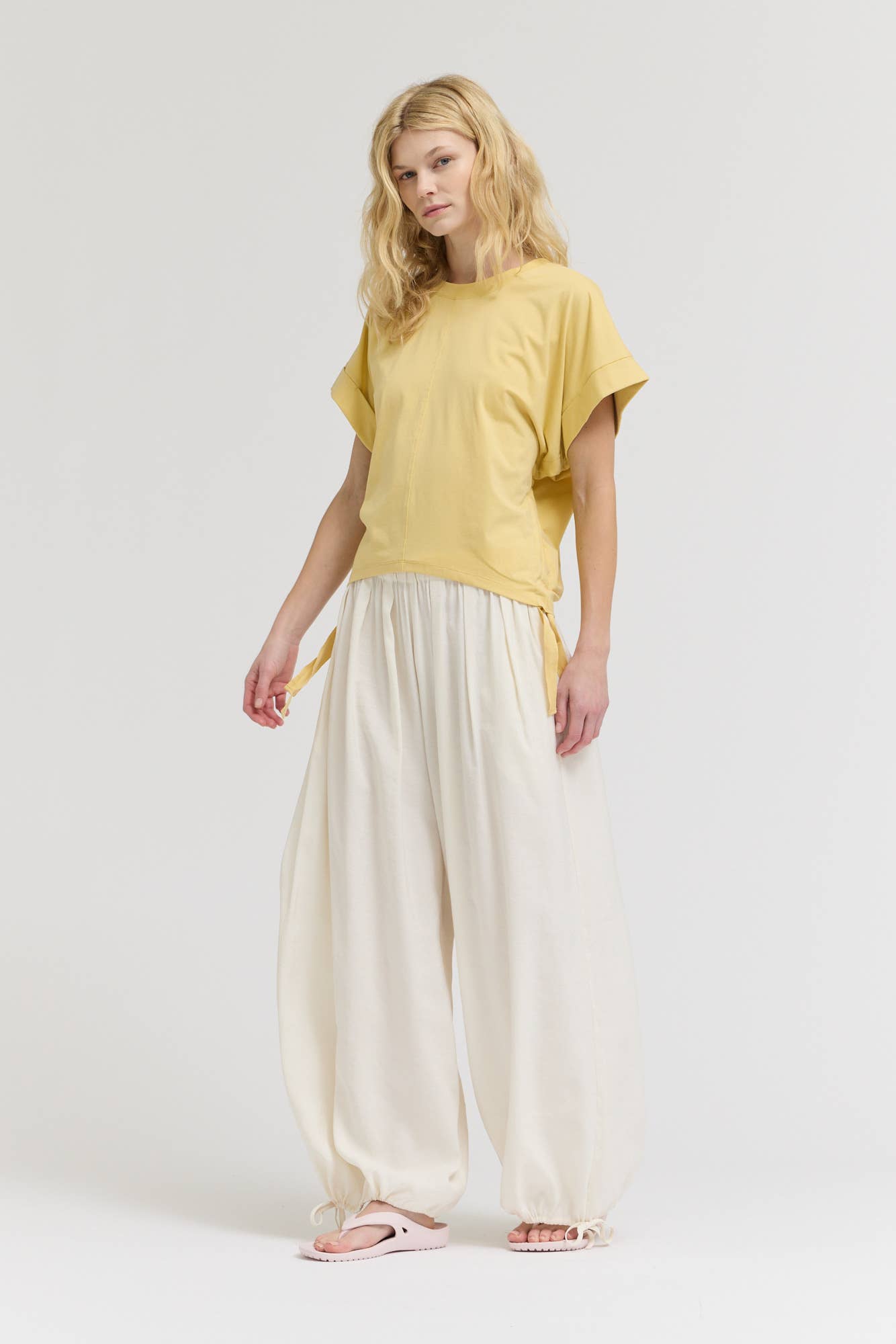 Side Scrunch Tee - Daffodil
