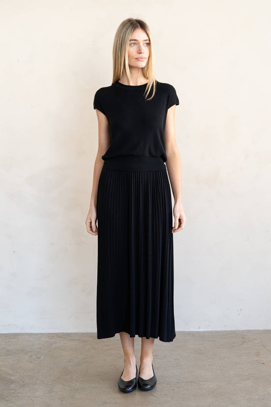 Elegant Pleated Sweater Knit Midi Skirt