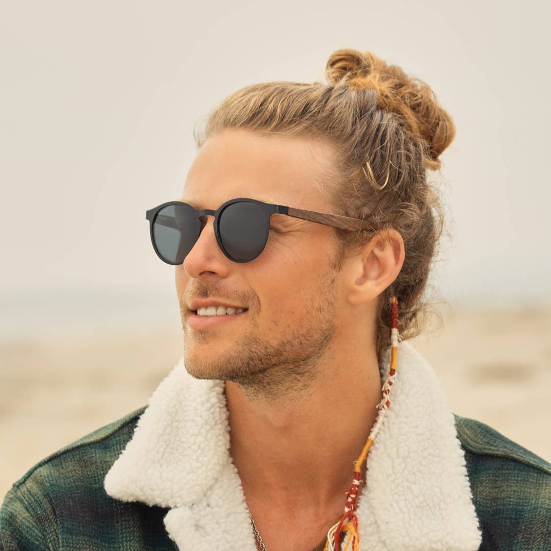 Aren - Matte Onyx / Walnut Wood + Smoke Polarized Lens