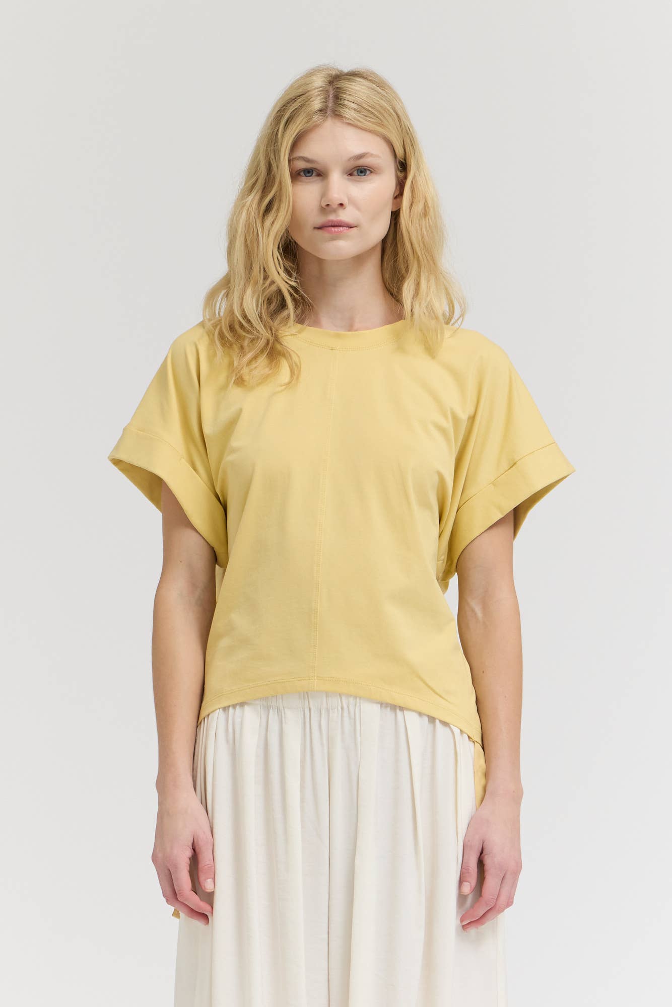 Side Scrunch Tee - Daffodil