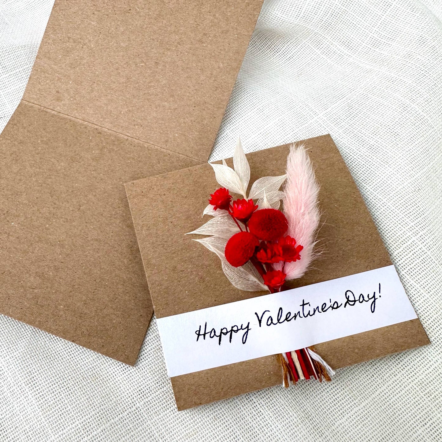 Valentine's Day Mini Bouquet Cards With Dried Flowers 