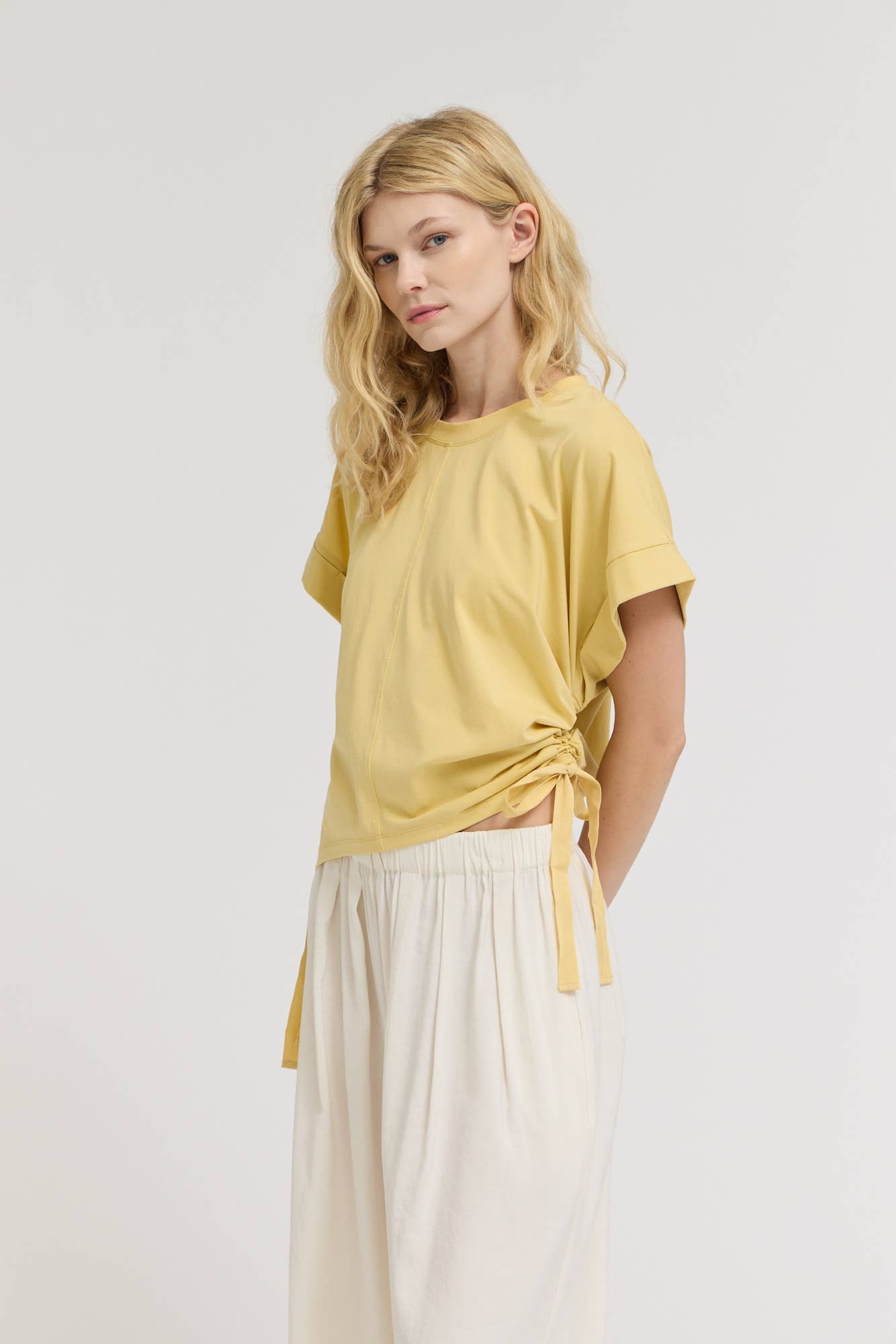 Side Scrunch Tee - Daffodil