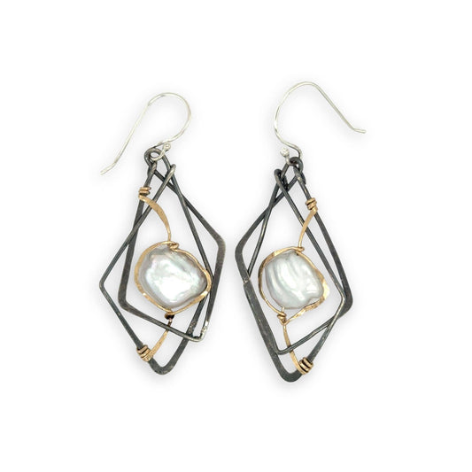 Charred Sincerity Pearl Earrings