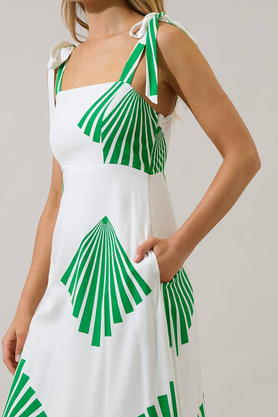 Fan Breeze Shoulder Tie Maxi Dress