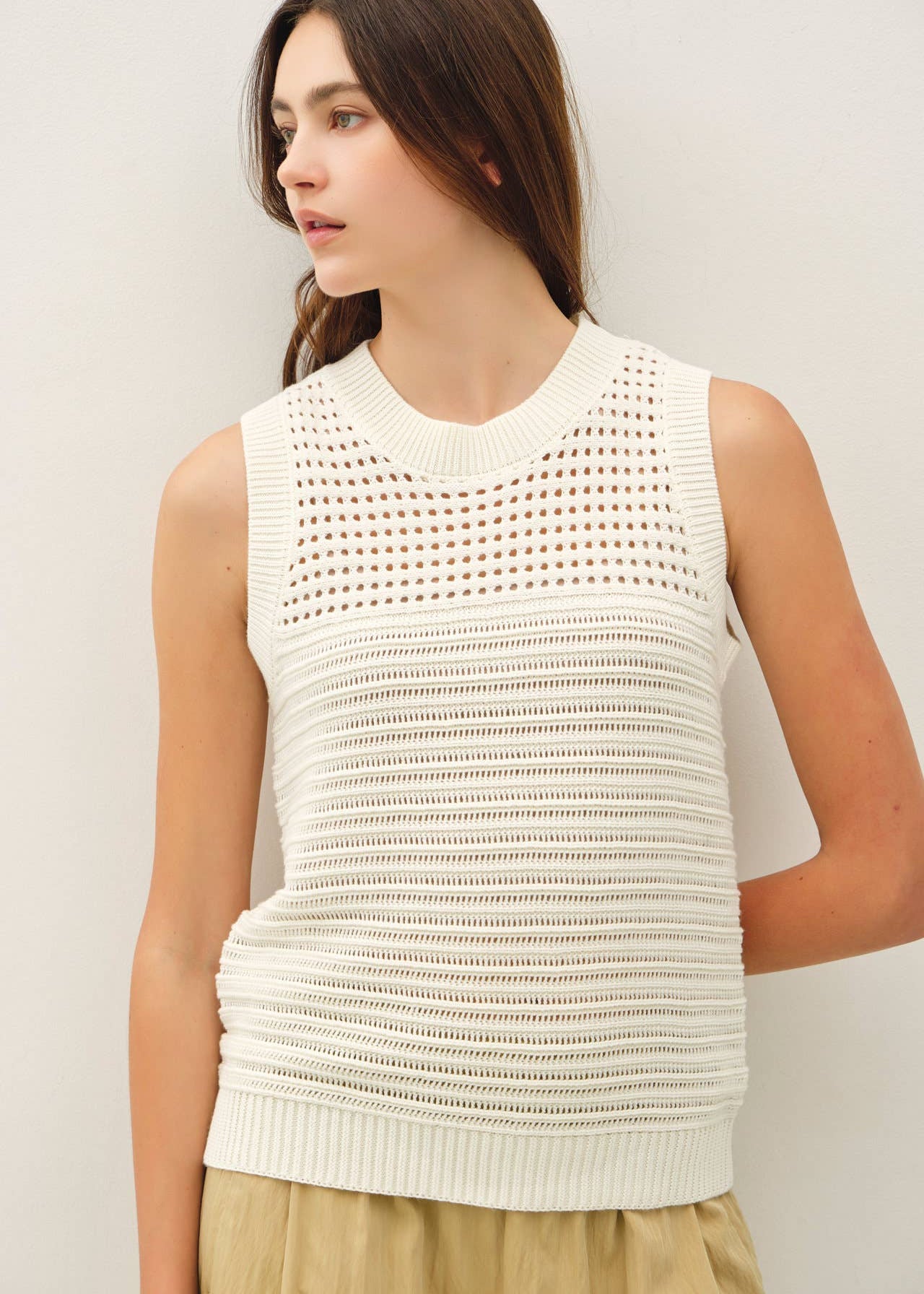 Textured Cream Sleeveless Sweater Top