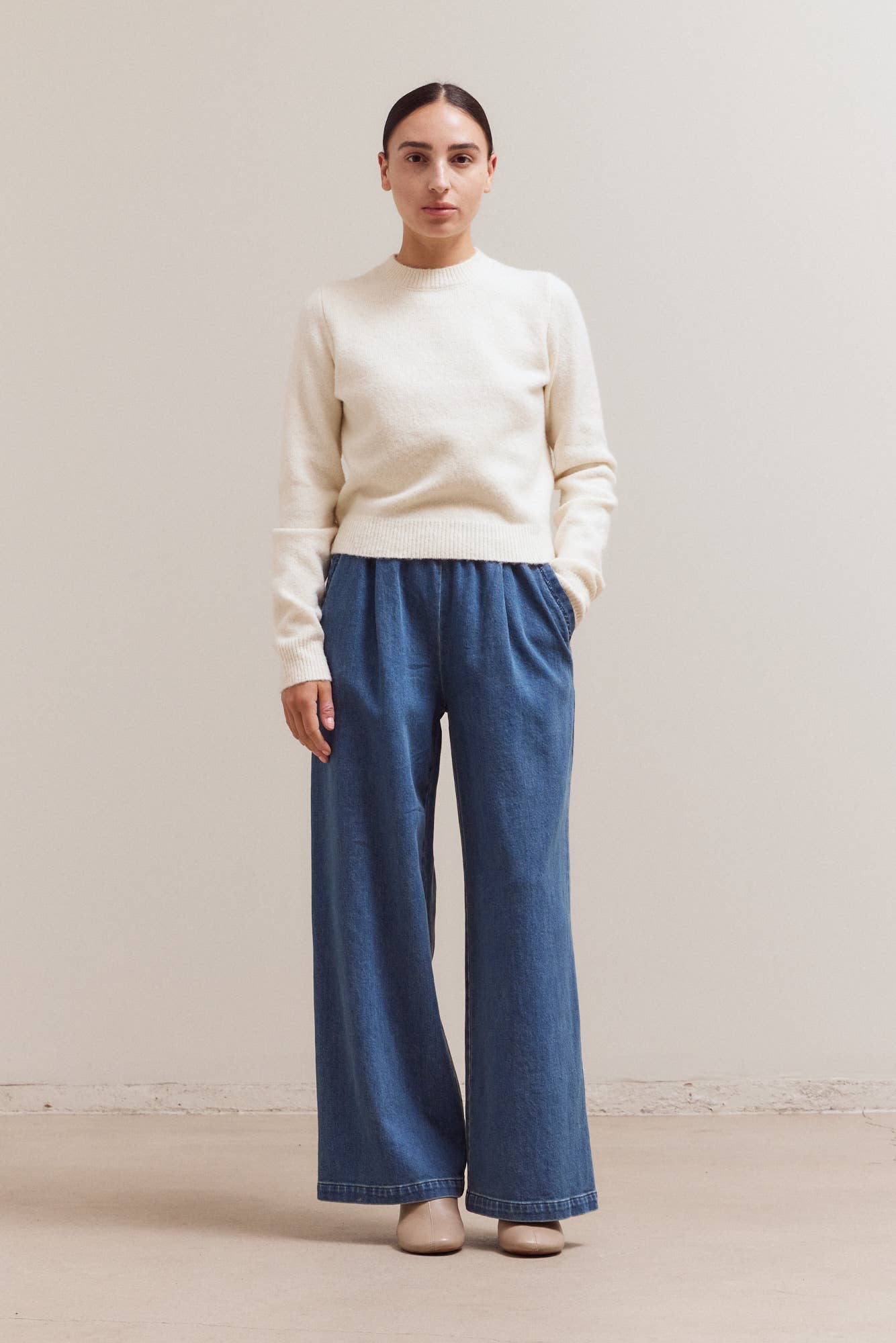 Basic Crew Neck Sweater - Ivory