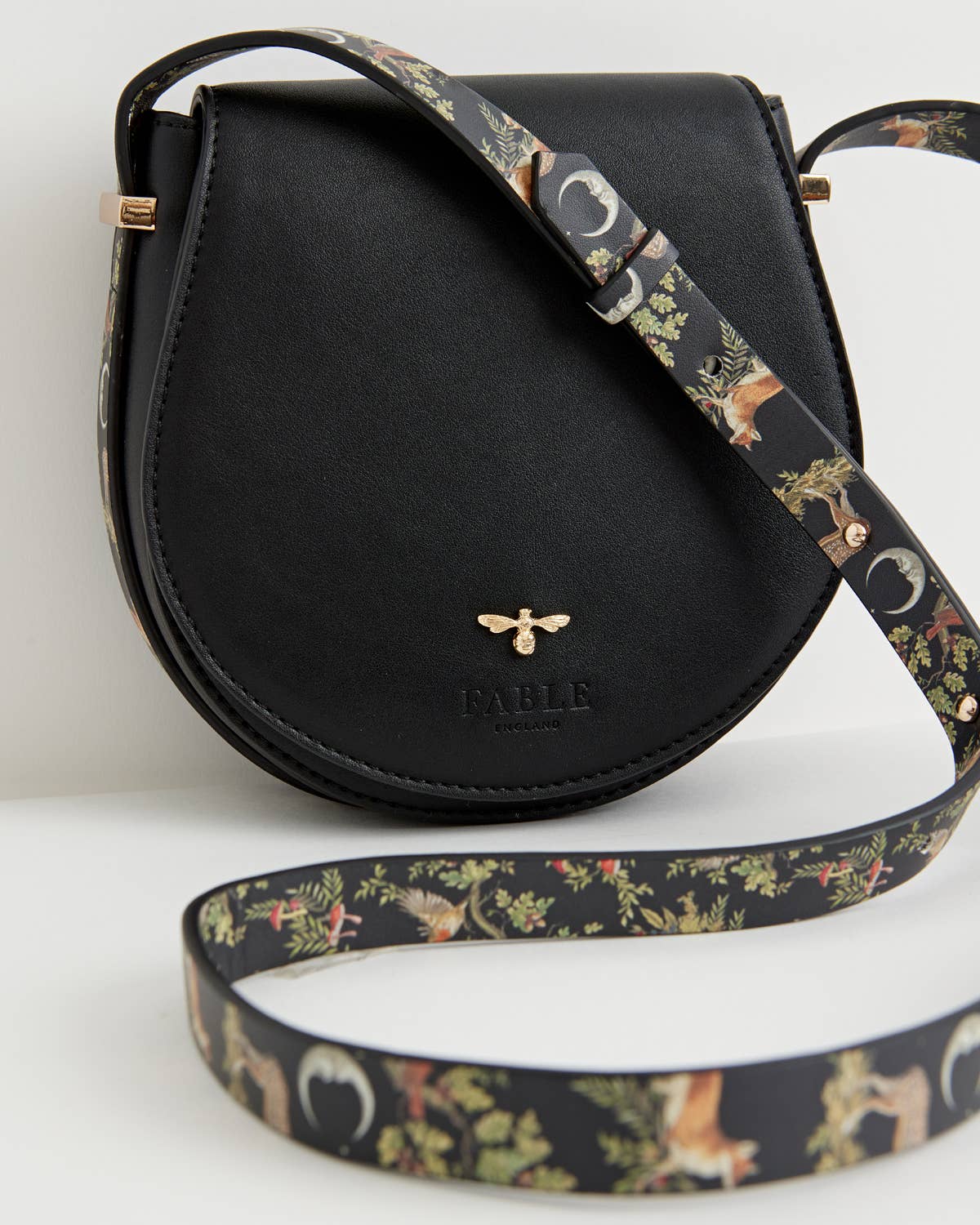 A Night's Tale Saddle Purse Black