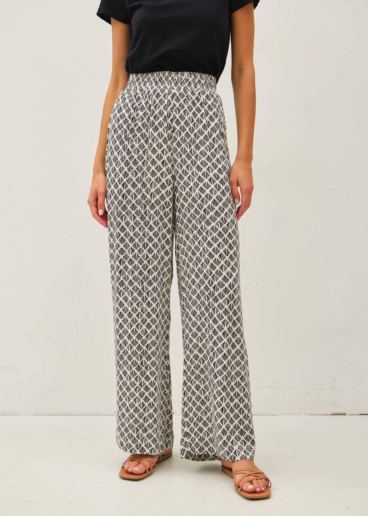 Elle Printed Flowy Pant
