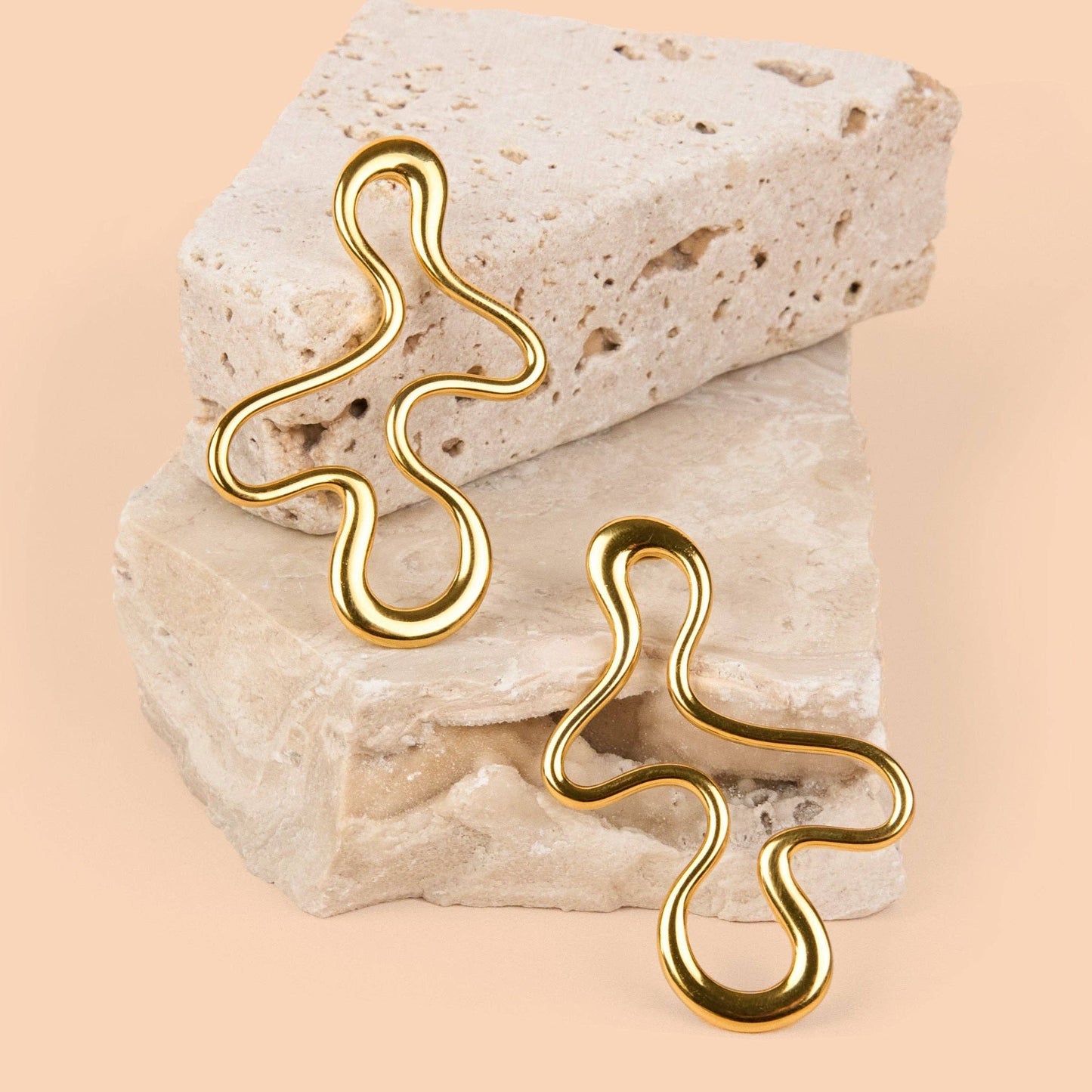 Amoeba Studs