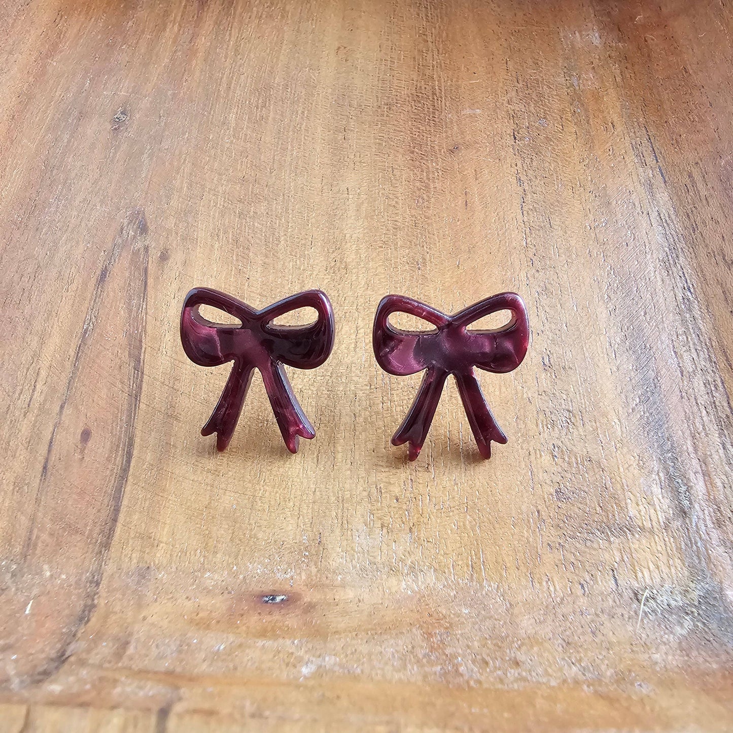 Bow Studs - Maroon