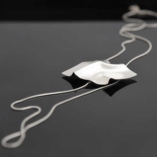 Mobula Lariat Necklace - Satin Silver