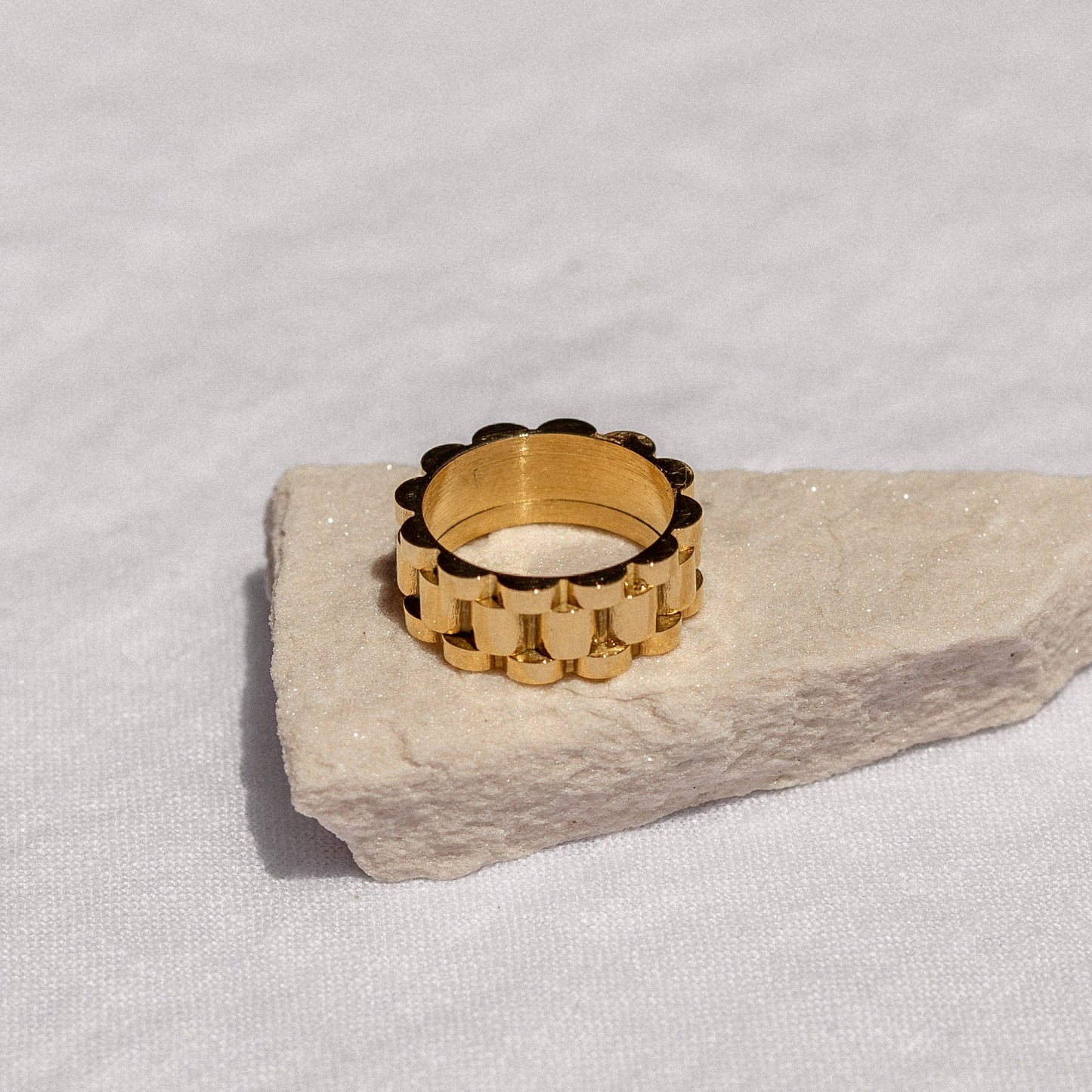 Lineage Ring