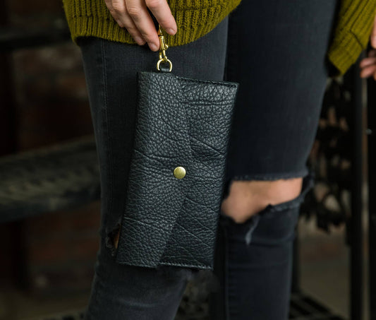 Minimalist Leather Clutch Wallet - Pebble Black