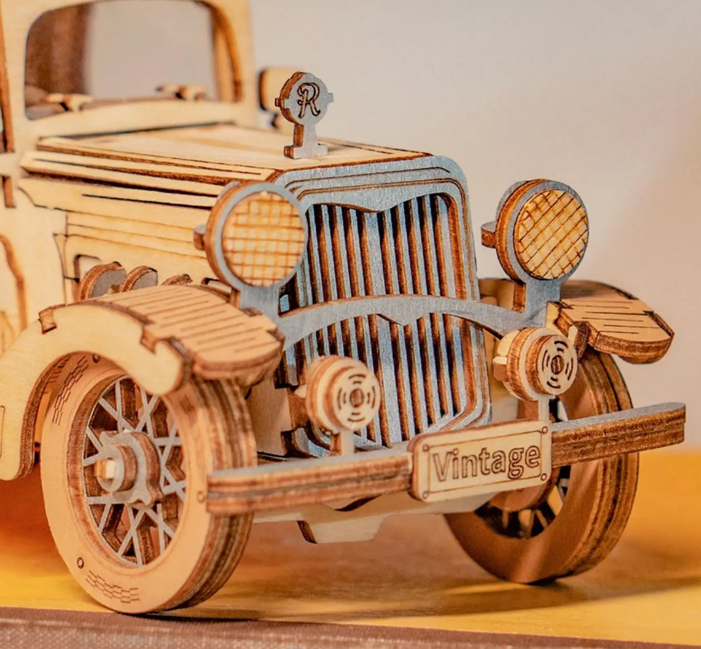 3D Wooden Puzzle: Vintage Car